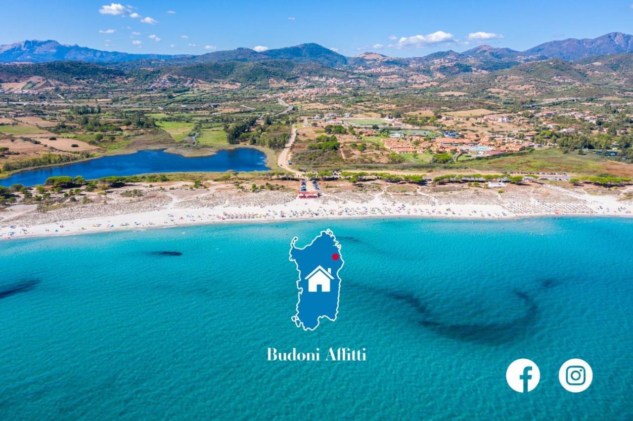 Villetta Indipendente Fronte Spiaggia Budoni Exterior photo