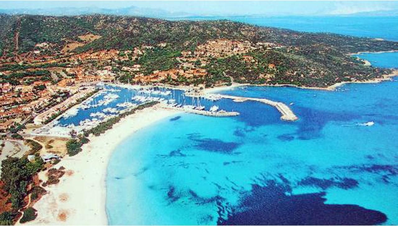 Villetta Indipendente Fronte Spiaggia Budoni Exterior photo